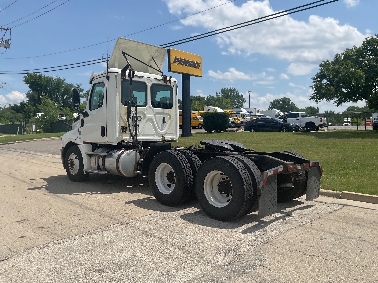 2019 Freightliner Cascadia in La Porte, IN — photo 5