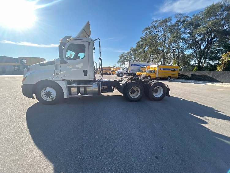 2019 Freightliner Cascadia in Byron Center, MI — photo 4