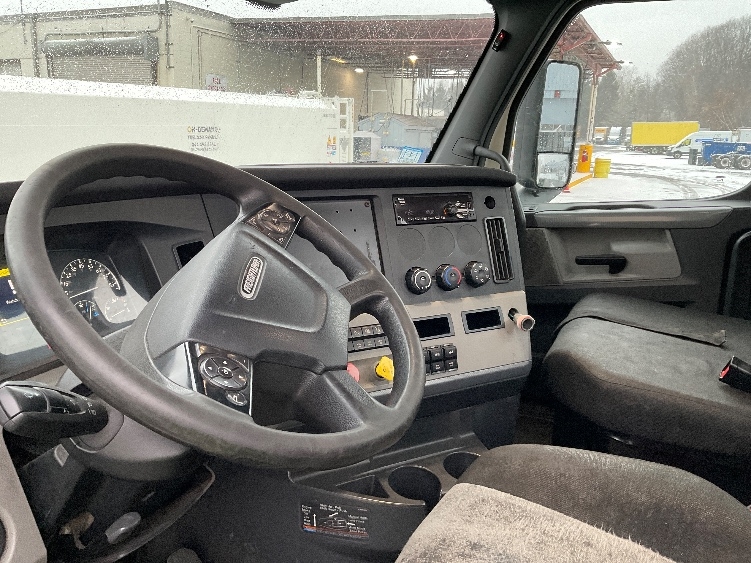 2019 Freightliner Cascadia in Londonderry, NH — photo 10