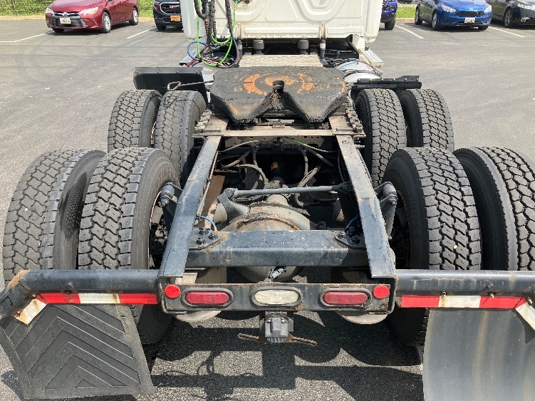 2019 Freightliner Cascadia in Jessup, MD — photo 6
