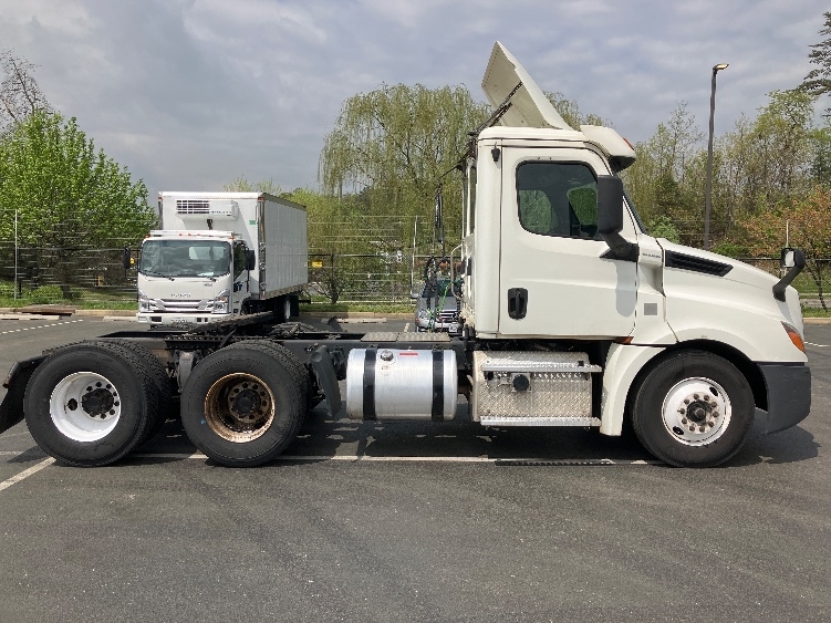 2019 Freightliner Cascadia in Jessup, MD — photo 8