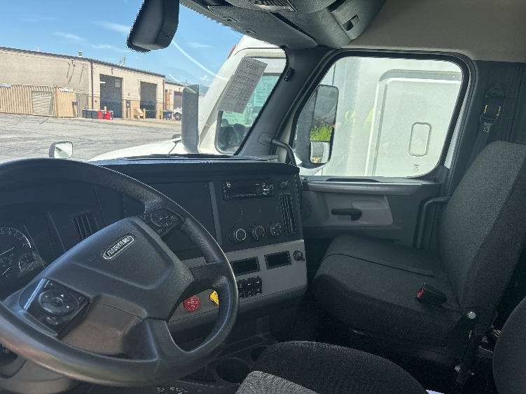 2019 Freightliner Cascadia in Salt Lake City, UT — photo 10