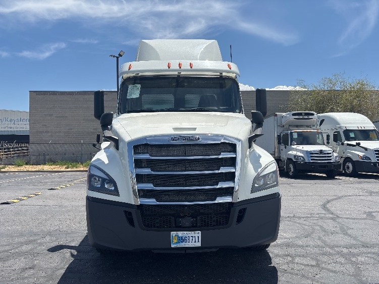 2019 Freightliner Cascadia in Salt Lake City, UT — photo 2