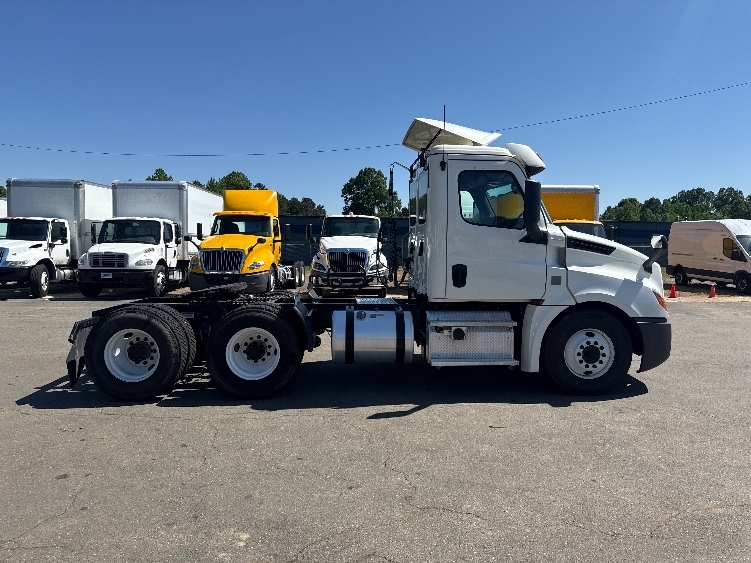 2019 Freightliner Cascadia in Mebane, NC — photo 8