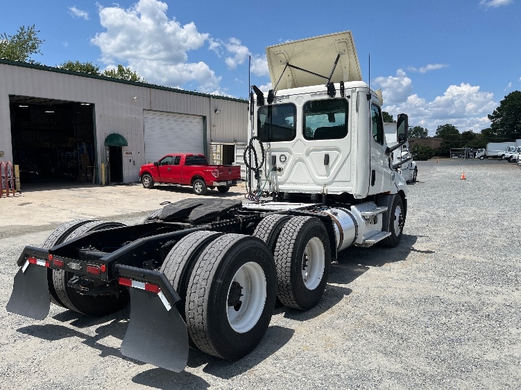 2019 Freightliner Cascadia in Concord, NC — photo 7