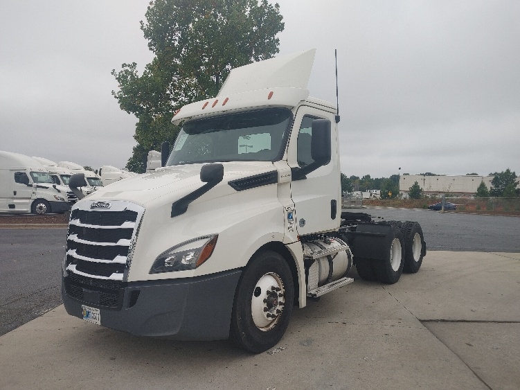 2019 Freightliner Cascadia in Charlotte, NC — photo 3