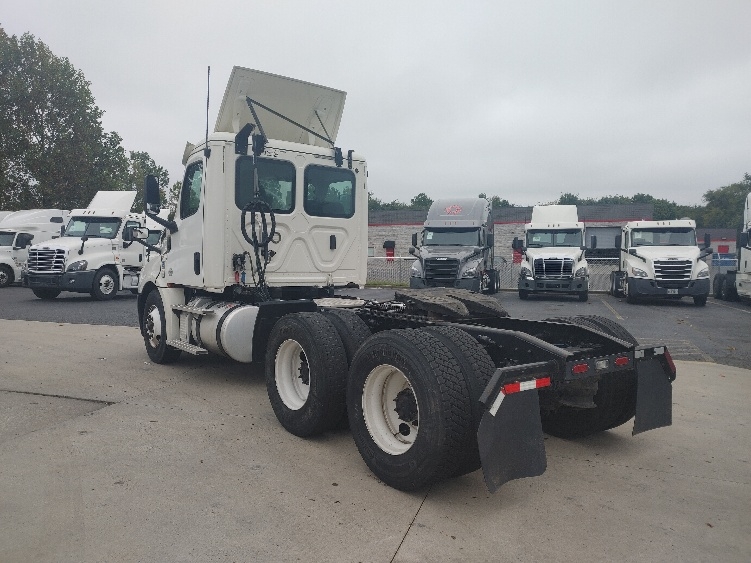 2019 Freightliner Cascadia in Charlotte, NC — photo 5