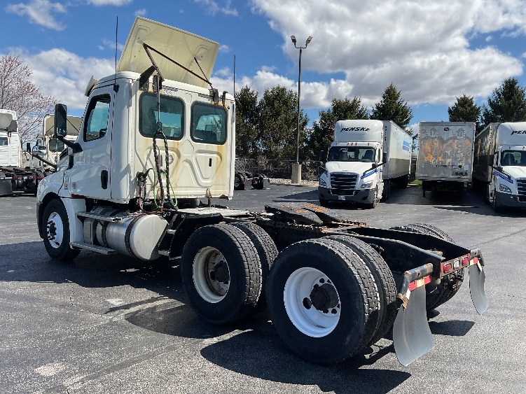 2019 Freightliner Cascadia in Middlefield, OH — photo 5