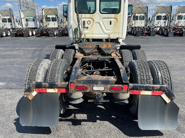 2019 Freightliner Cascadia in Middlefield, OH — photo 6
