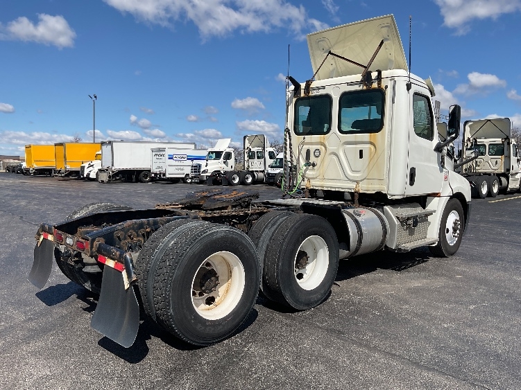 2019 Freightliner Cascadia in Middlefield, OH — photo 7