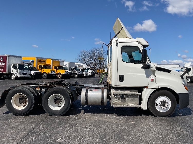 2019 Freightliner Cascadia in Middlefield, OH — photo 8