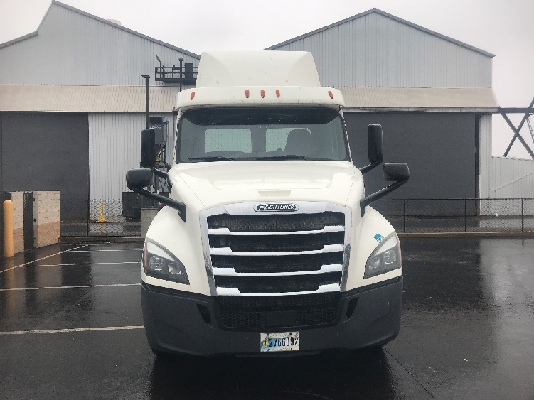2019 Freightliner Cascadia in Pittsburgh, PA — photo 2
