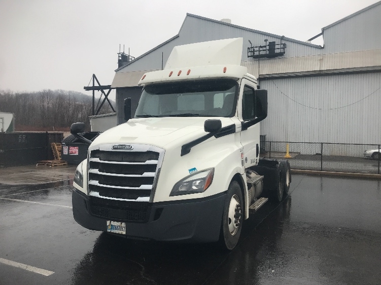 2019 Freightliner Cascadia in Pittsburgh, PA — photo 3