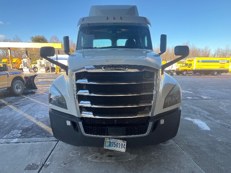 2019 Freightliner Cascadia in Cranbury, NJ — photo 2