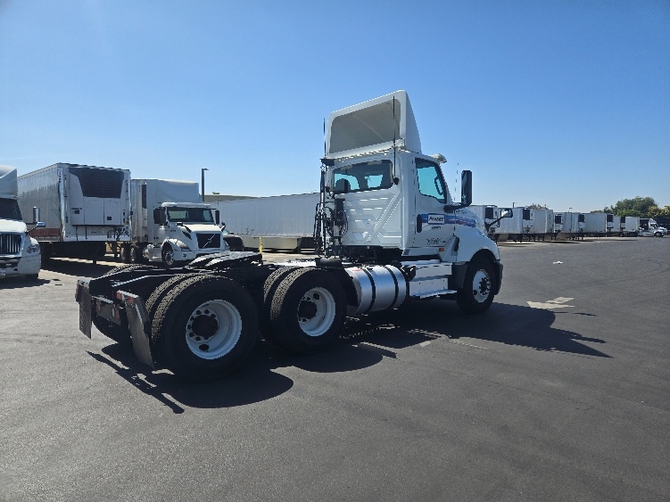2019 International LT in Stockton, CA — photo 7