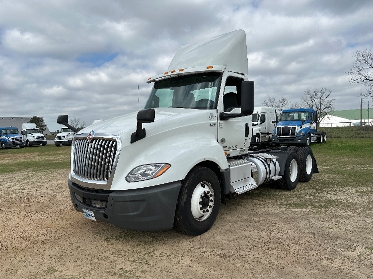 2019 International LT in Tifton, GA — photo 3