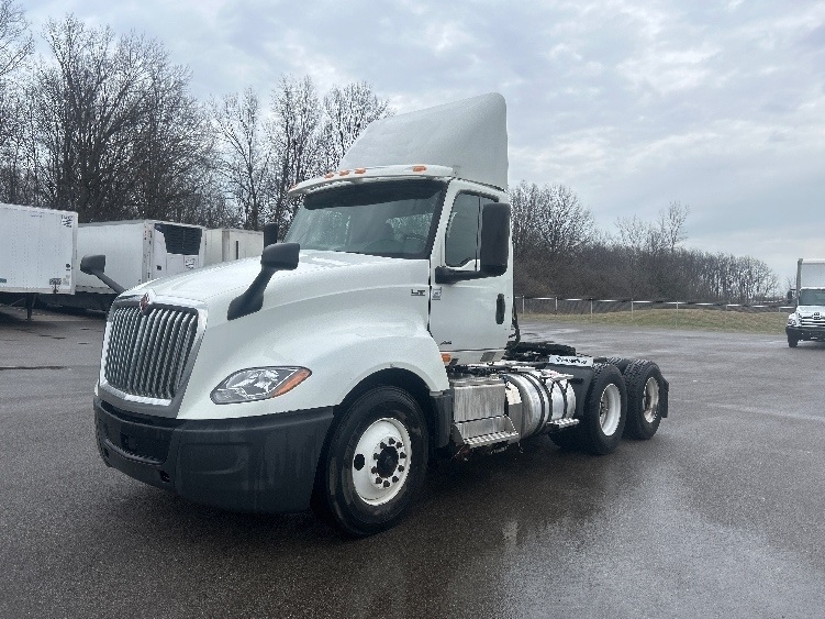 2019 International LT in Akron, OH — photo 3