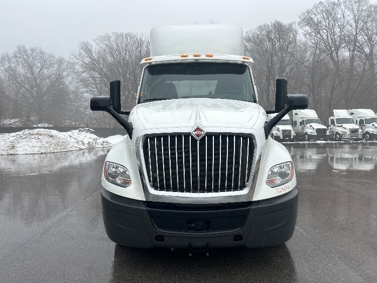 2019 International LT in Byron Center, MI — photo 2