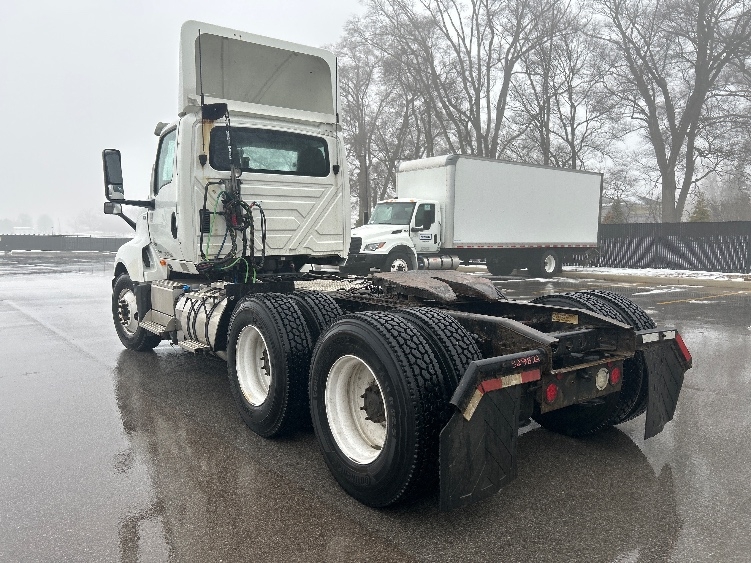 2019 International LT in Byron Center, MI — photo 5