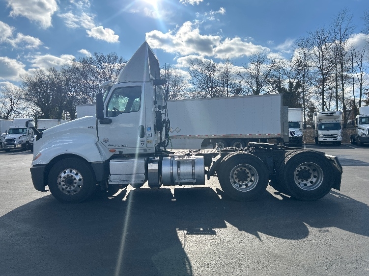 2019 International LT in Pennsauken, NJ — photo 4