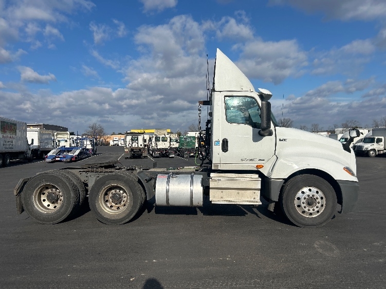 2019 International LT in Pennsauken, NJ — photo 8