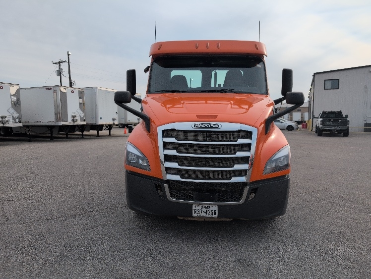 2019 Freightliner in San Antonio, TX — photo 2