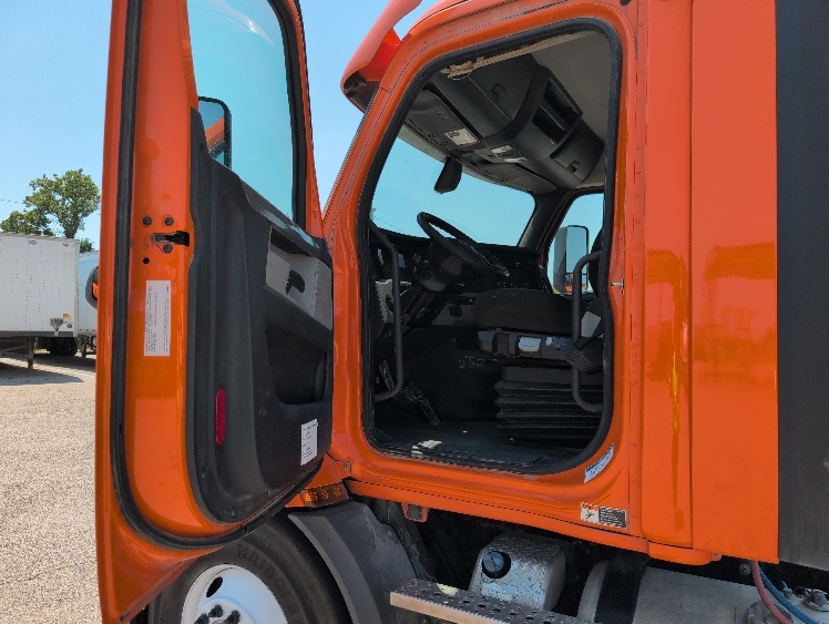 2019 Freightliner in San Antonio, TX — photo 9