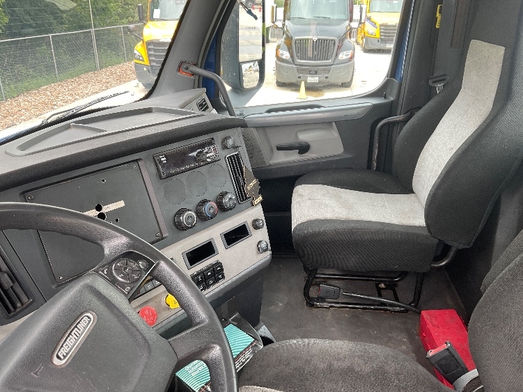 2019 Freightliner Cascadia in San Antonio, TX — photo 10