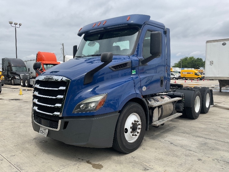 2019 Freightliner Cascadia in San Antonio, TX — photo 3