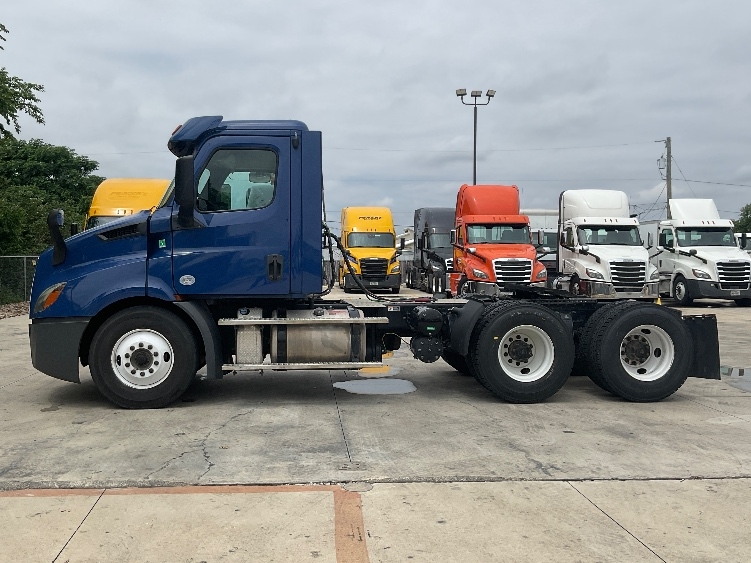 2019 Freightliner Cascadia in San Antonio, TX — photo 4