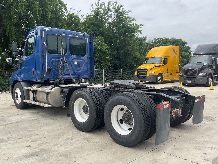 2019 Freightliner Cascadia in San Antonio, TX — photo 5