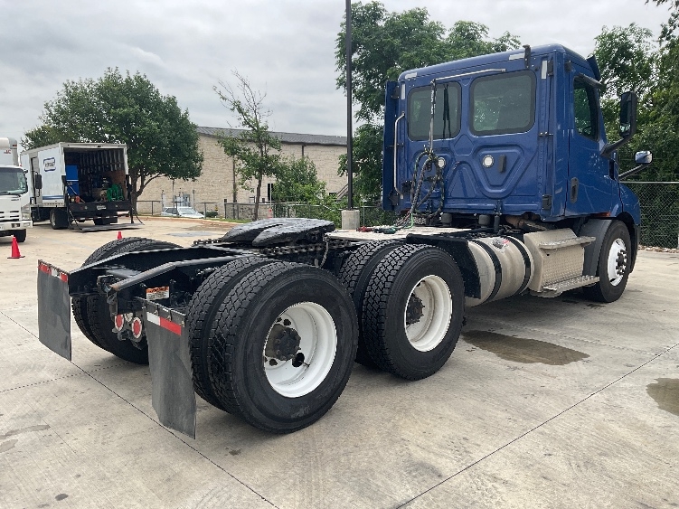 2019 Freightliner Cascadia in San Antonio, TX — photo 7