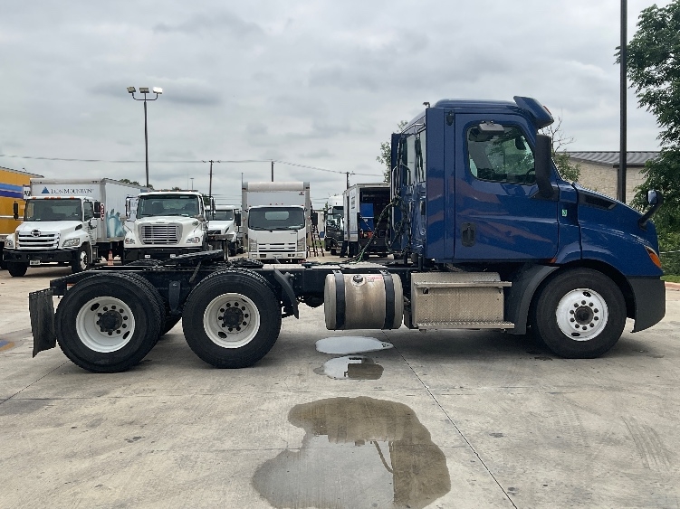 2019 Freightliner Cascadia in San Antonio, TX — photo 8