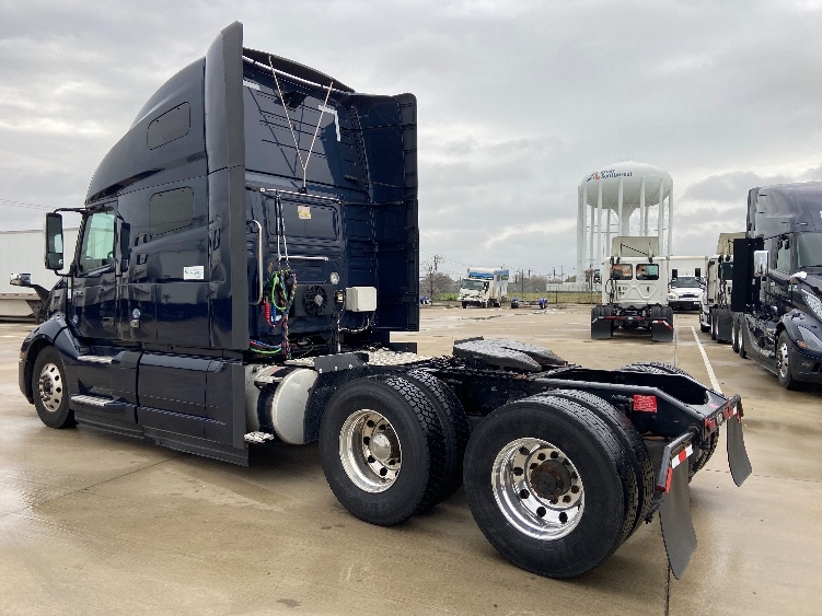 2020 Volvo VNL 760 in Arlington, TX — photo 5