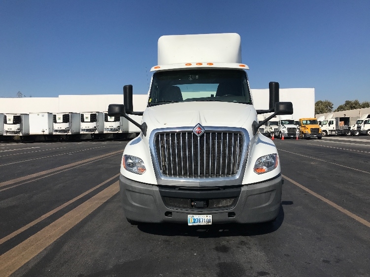 2019 International LT in Torrance, CA — photo 2