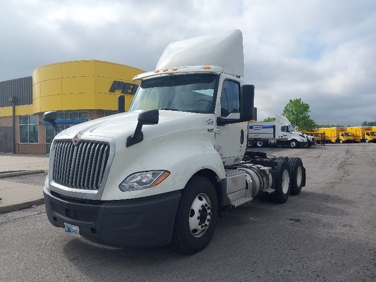 2019 International LT in Kansas City, MO — photo 3
