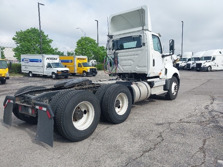 2019 International LT in Kansas City, MO — photo 7