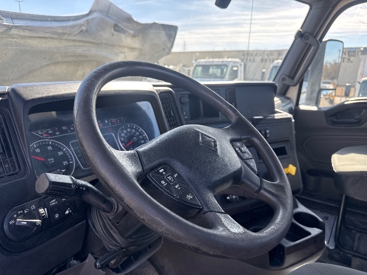2019 International LT in Omaha, NE — photo 10