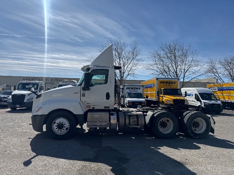 2019 International LT in Omaha, NE — photo 4