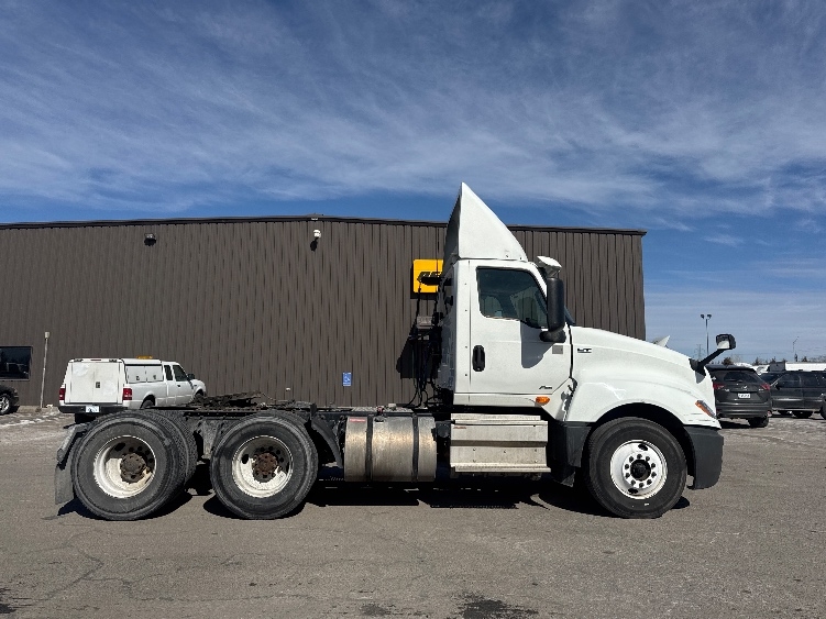 2019 International LT in Omaha, NE — photo 8