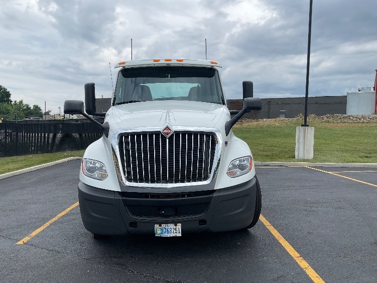 2019 International LT in Akron, OH — photo 2