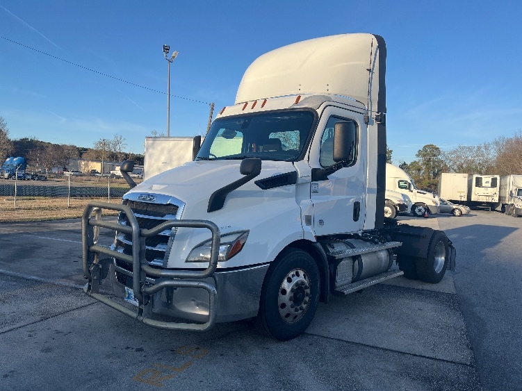 2020 Freightliner Cascadia in Florence, SC — photo 3