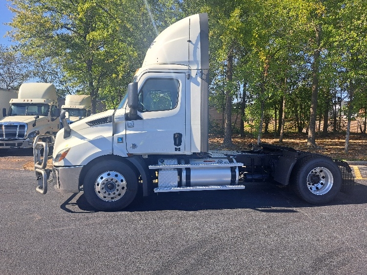 2020 Freightliner Cascadia in Atlanta, GA — photo 4