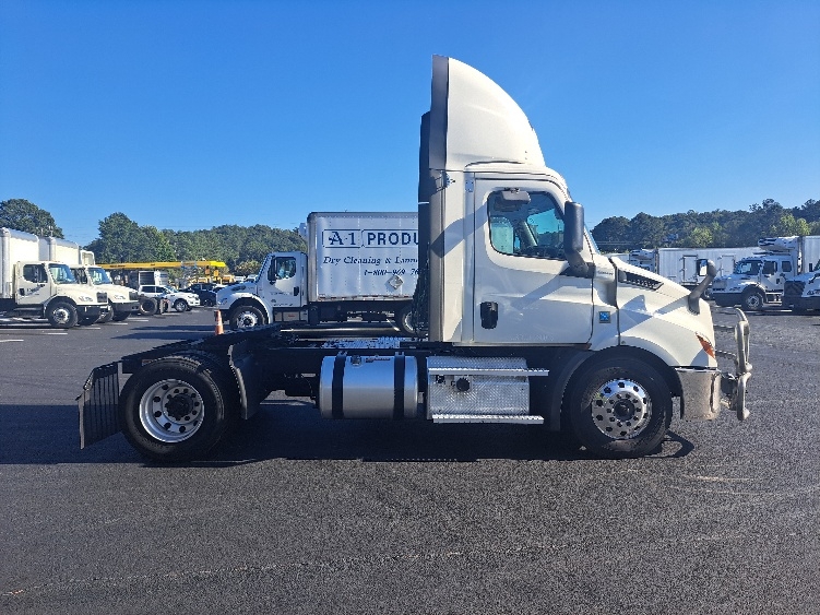 2020 Freightliner Cascadia in Atlanta, GA — photo 8