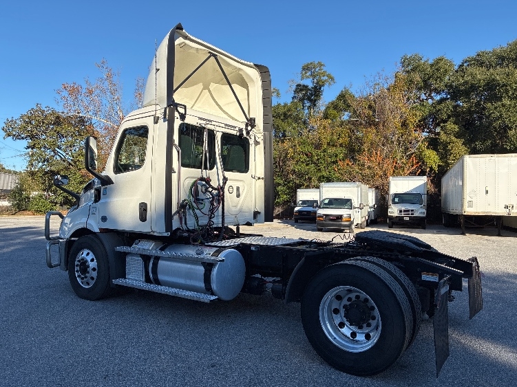 2020 Freightliner Cascadia in Pensacola, FL — photo 5