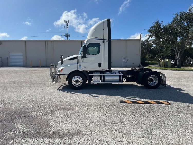 2020 Freightliner in Tampa, FL — photo 4