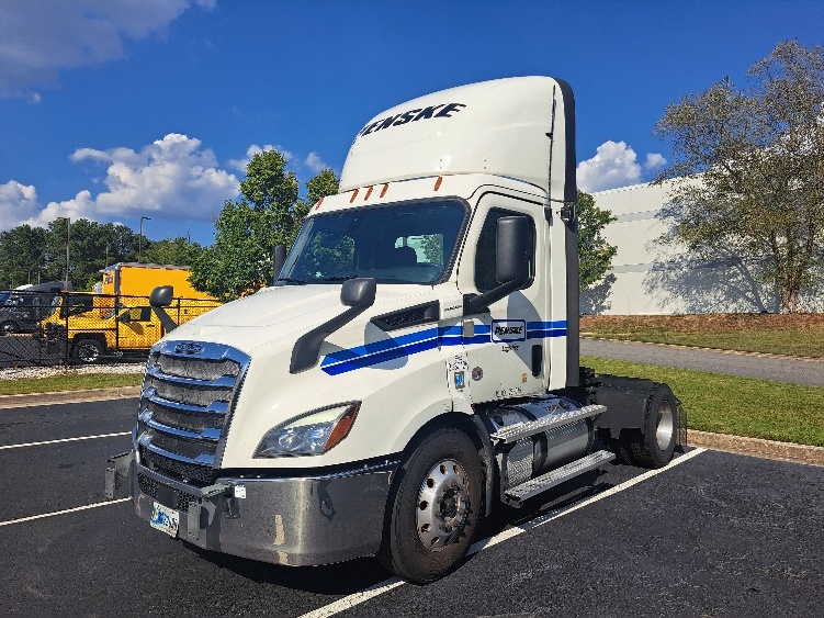 2020 Freightliner Cascadia in Atlanta, GA — photo 3