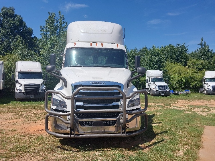 2020 Freightliner Cascadia in Mcdonough, GA — photo 2