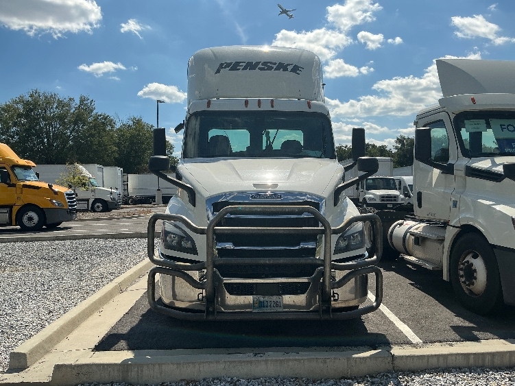 2020 Freightliner Cascadia in Atlanta (Forest Park), GA — photo 2