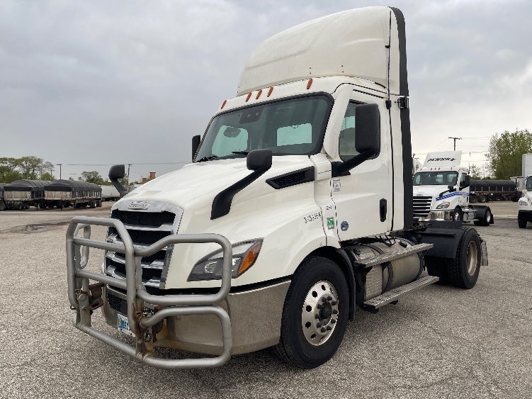 2021 Freightliner Cascadia in Elkhart, IN — photo 3